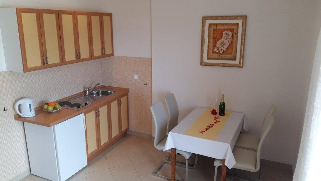 Apartmani Kontic Baska Voda Ngoại thất bức ảnh